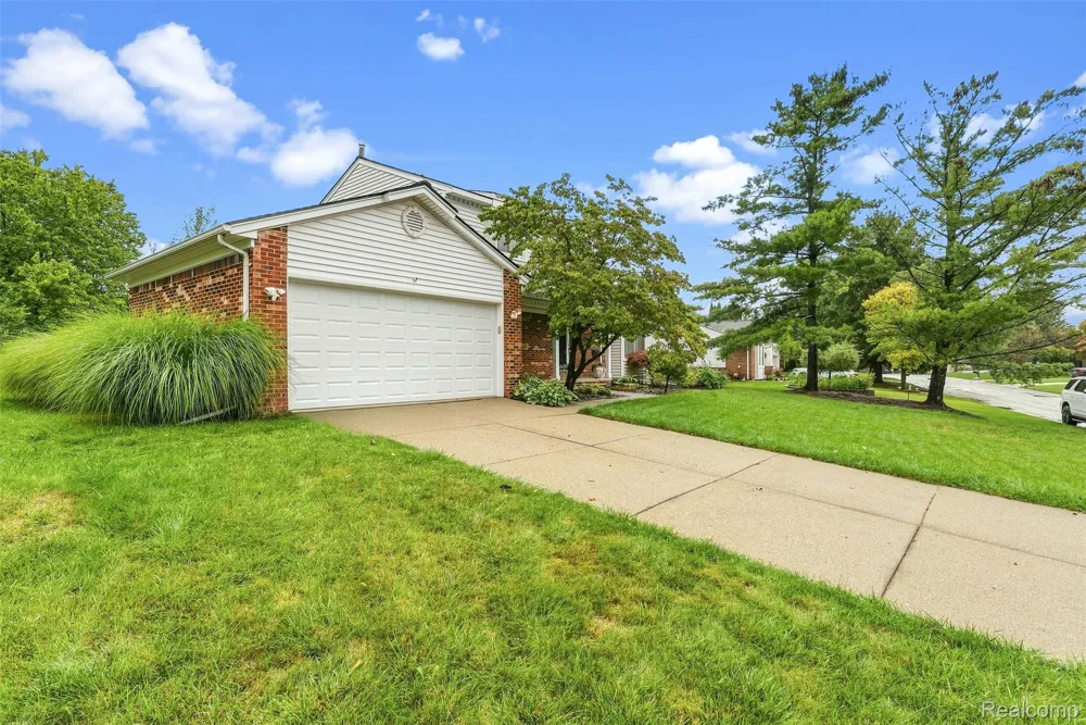 2326 Highsplint Drive Rochester Hills City, MI 48307
