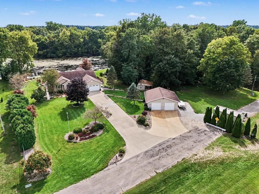 163 Blackhawk Road Coldwater City, MI 49036