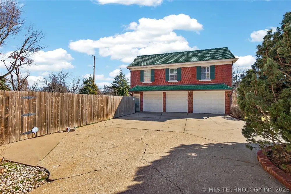 1110 S Cherokee Avenue Bartlesville, OK 74003