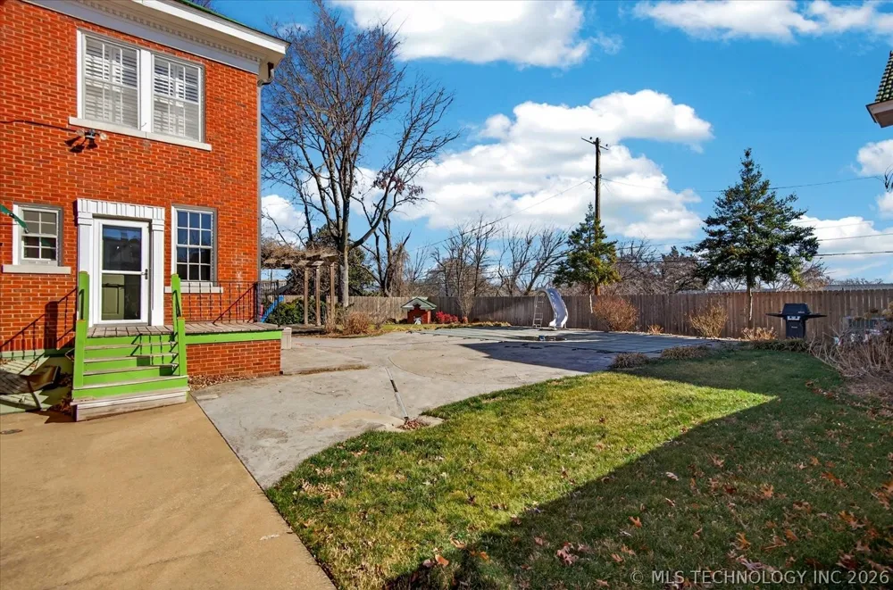 1110 S Cherokee Avenue Bartlesville, OK 74003