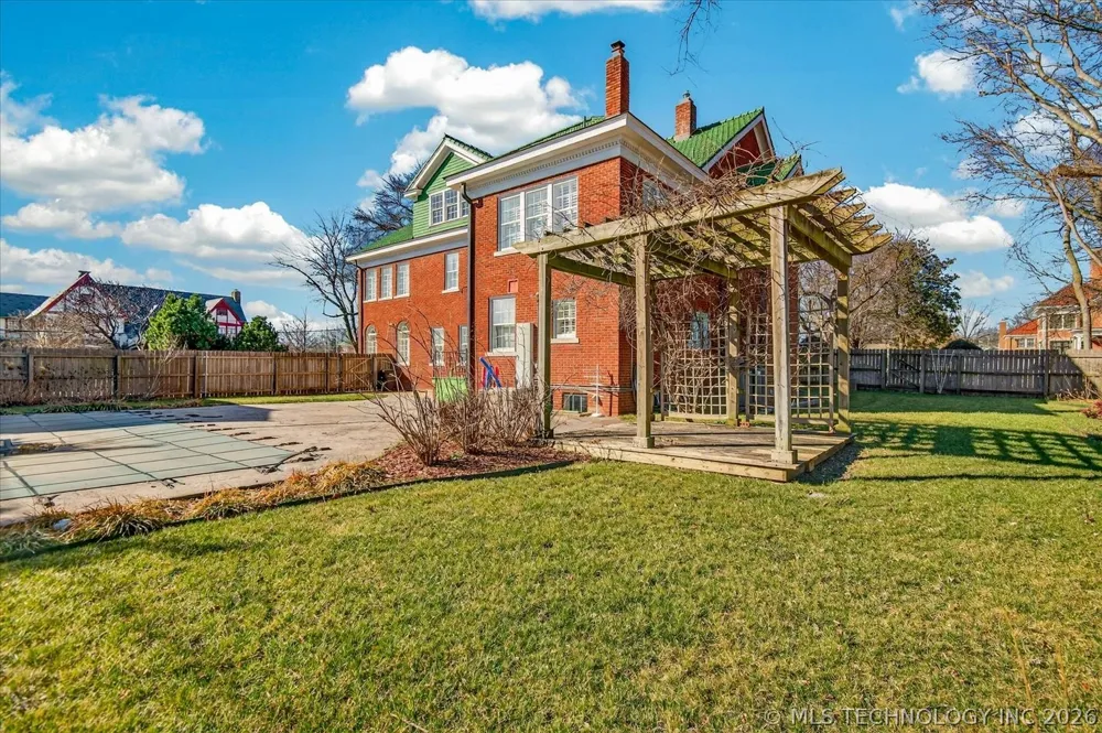 1110 S Cherokee Avenue Bartlesville, OK 74003