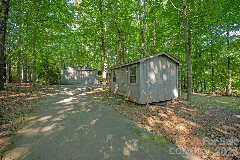 4418 Horseshoe Bend Matthews, NC 28104