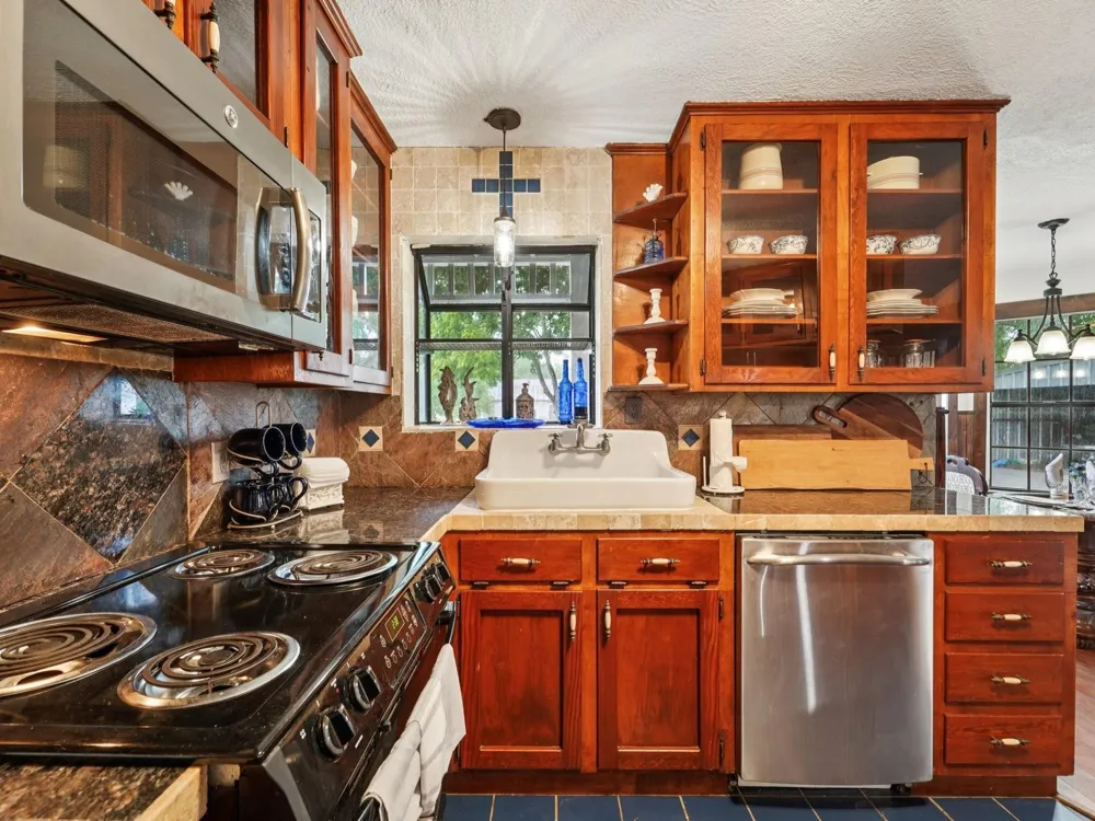 2507 Calder Drive League City, TX 77573