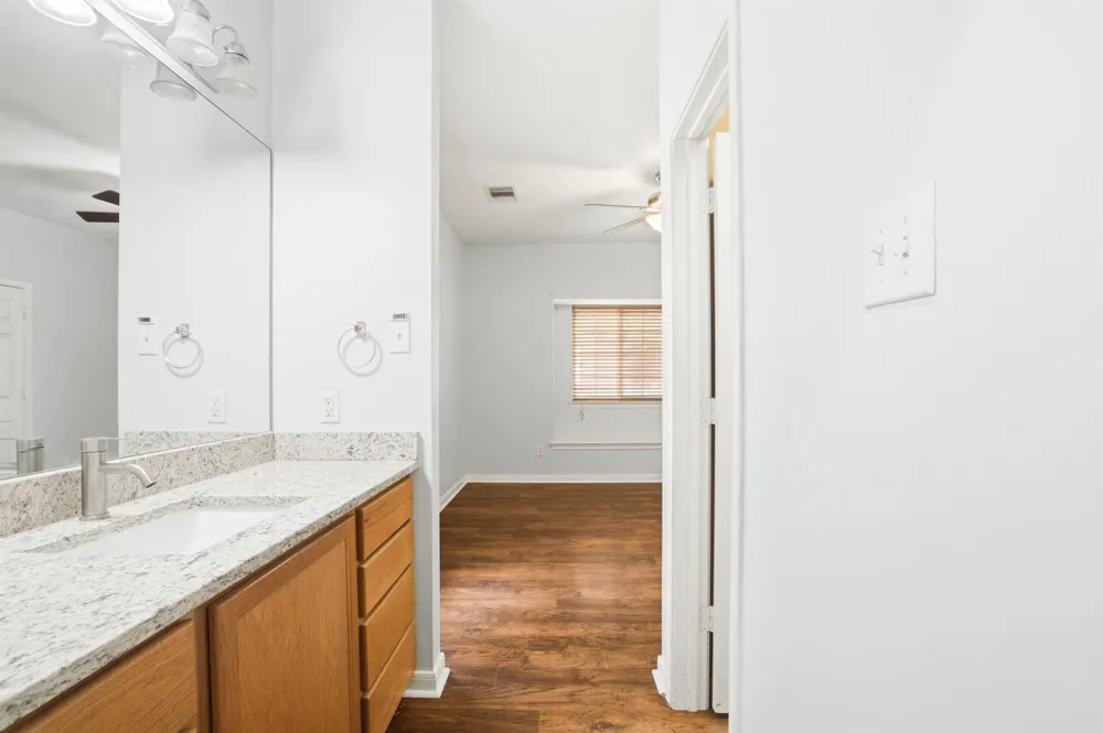 1945 Dorothy Lane Sealy, TX 77474