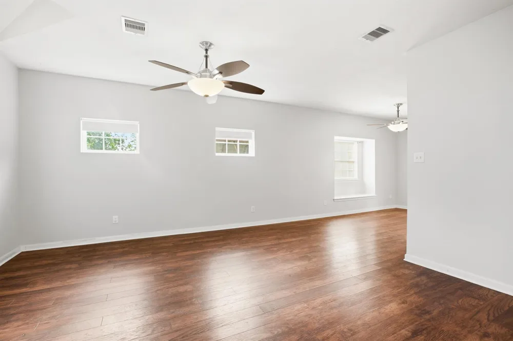 1945 Dorothy Lane Sealy, TX 77474