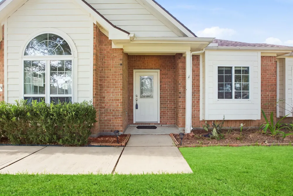 1945 Dorothy Lane Sealy, TX 77474
