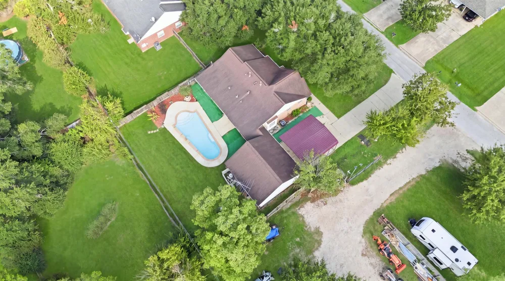 1945 Dorothy Lane Sealy, TX 77474
