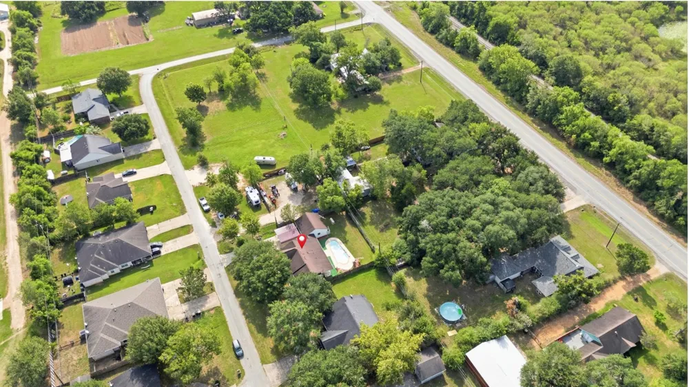 1945 Dorothy Lane Sealy, TX 77474