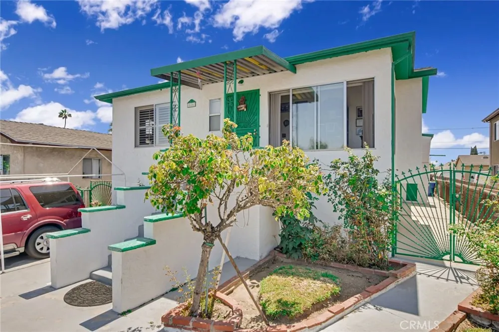 828 W 73rd Street Los Angeles, CA 90044