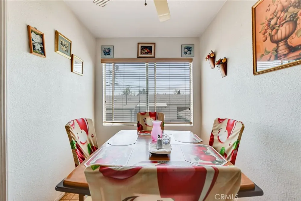 828 W 73rd Street Los Angeles, CA 90044