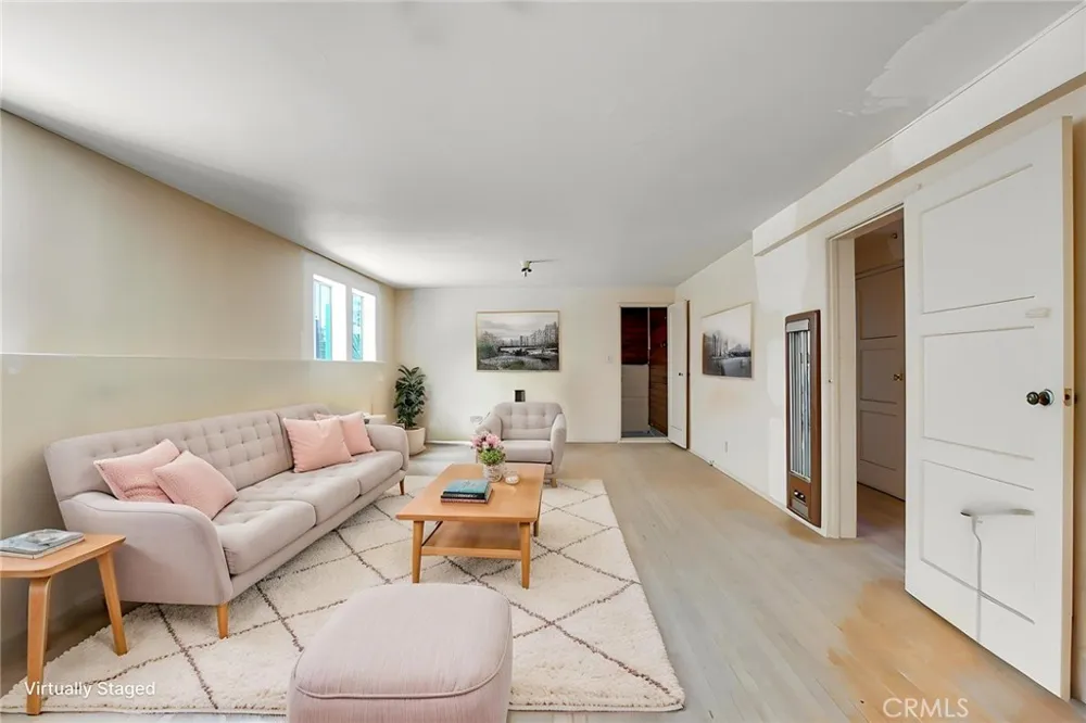 828 W 73rd Street Los Angeles, CA 90044