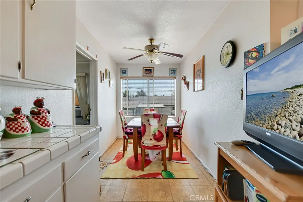 828 W 73rd Street Los Angeles, CA 90044