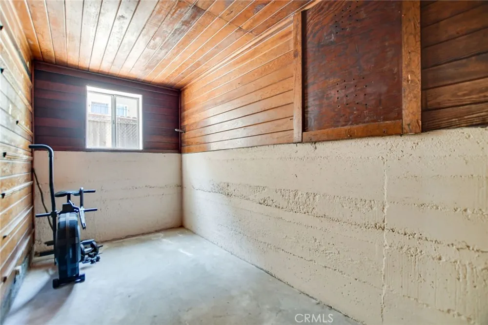 828 W 73rd Street Los Angeles, CA 90044