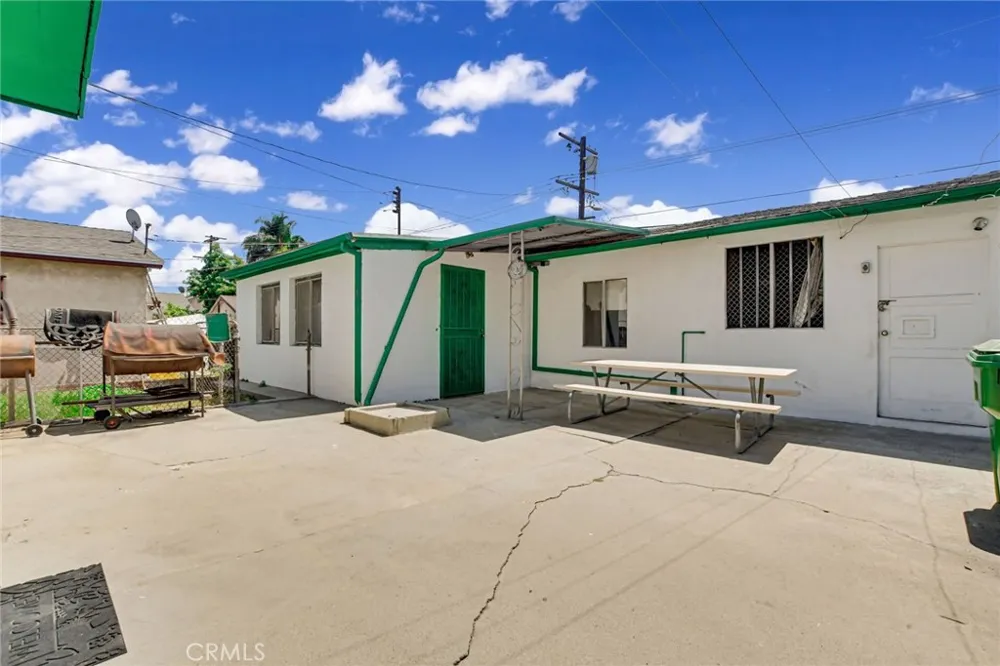 828 W 73rd Street Los Angeles, CA 90044