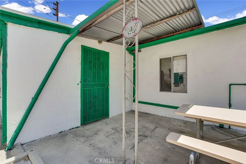 828 W 73rd Street Los Angeles, CA 90044