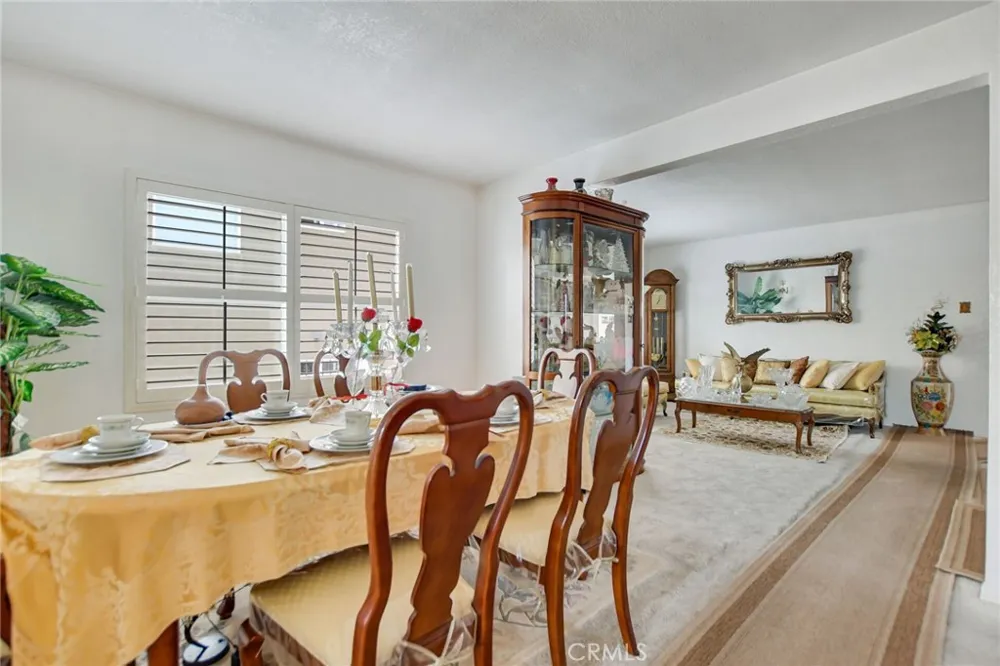 828 W 73rd Street Los Angeles, CA 90044