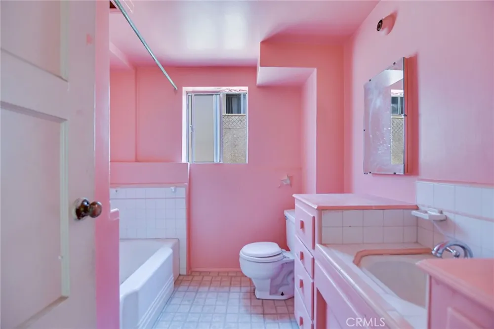 828 W 73rd Street Los Angeles, CA 90044