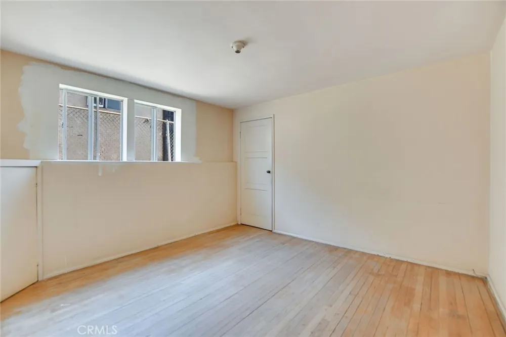 828 W 73rd Street Los Angeles, CA 90044