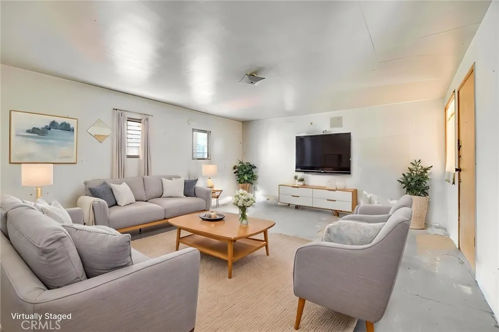828 W 73rd Street Los Angeles, CA 90044