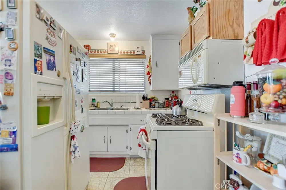 828 W 73rd Street Los Angeles, CA 90044