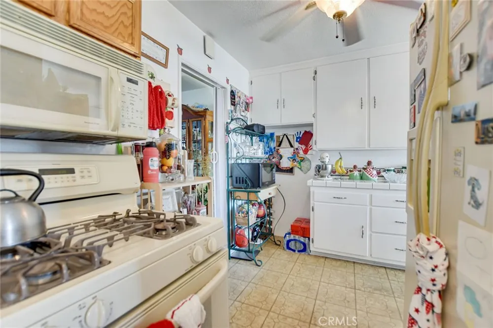 828 W 73rd Street Los Angeles, CA 90044
