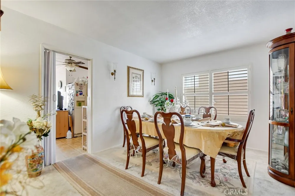 828 W 73rd Street Los Angeles, CA 90044