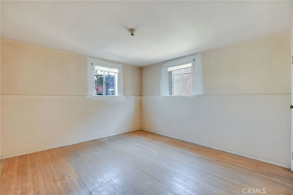 828 W 73rd Street Los Angeles, CA 90044