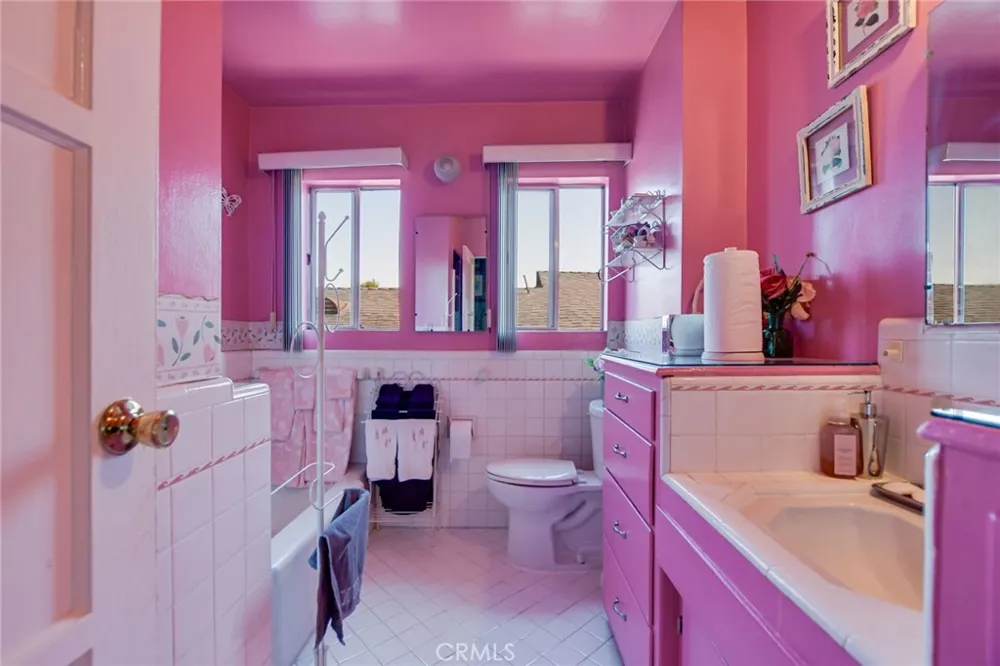 828 W 73rd Street Los Angeles, CA 90044