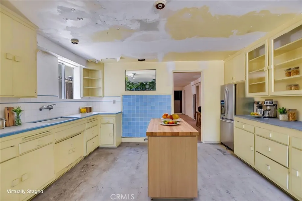 828 W 73rd Street Los Angeles, CA 90044