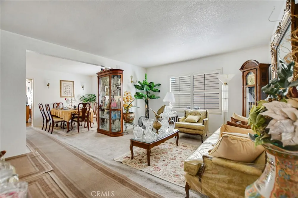 828 W 73rd Street Los Angeles, CA 90044