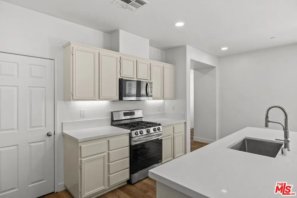 15769 AGAVE AVENUE Chino, CA 91708