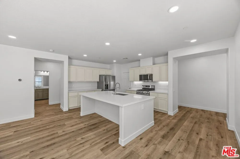 15769 AGAVE AVENUE Chino, CA 91708
