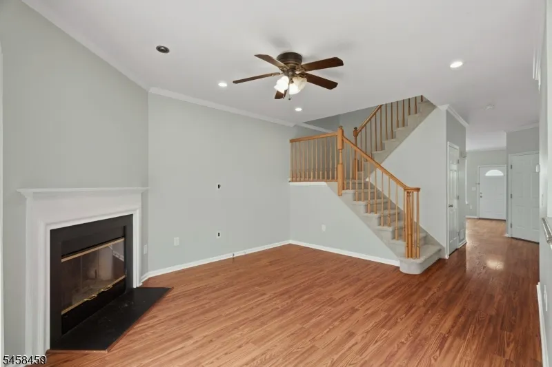13 Reins Ct Franklin, NJ 08873
