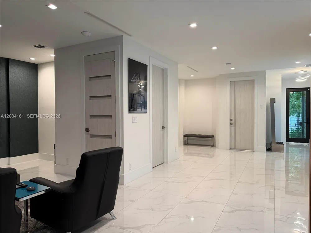 106 NE 16th Ter Fort Lauderdale, FL 33301