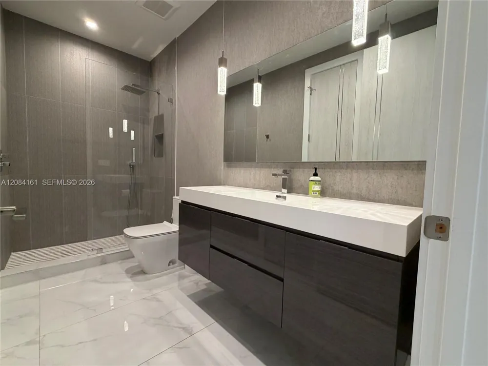 106 NE 16th Ter Fort Lauderdale, FL 33301