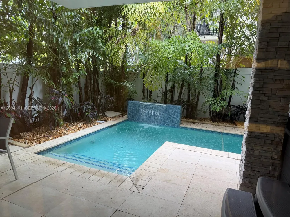 106 NE 16th Ter Fort Lauderdale, FL 33301