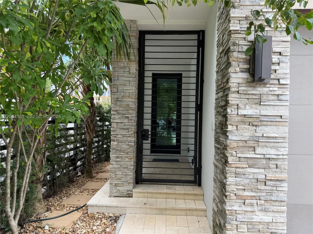 106 NE 16th Ter Fort Lauderdale, FL 33301