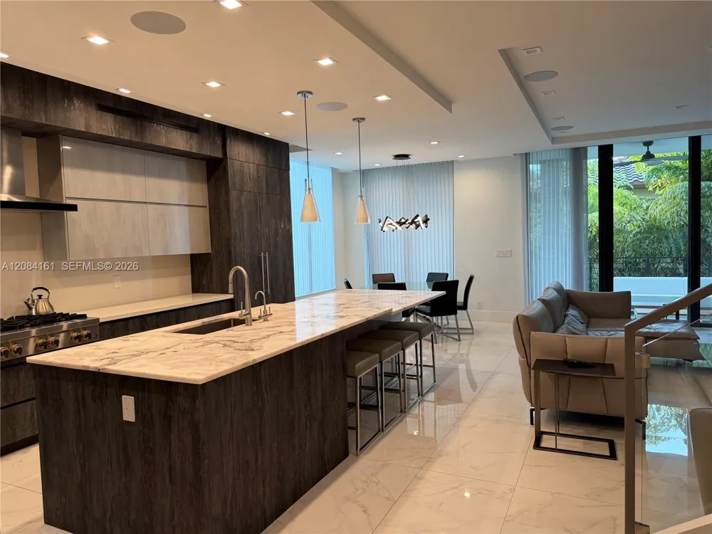 106 NE 16th Ter Fort Lauderdale, FL 33301