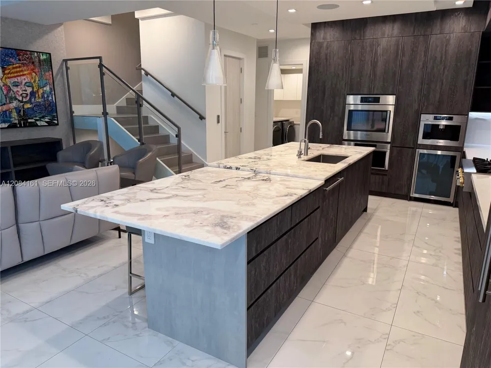 106 NE 16th Ter Fort Lauderdale, FL 33301