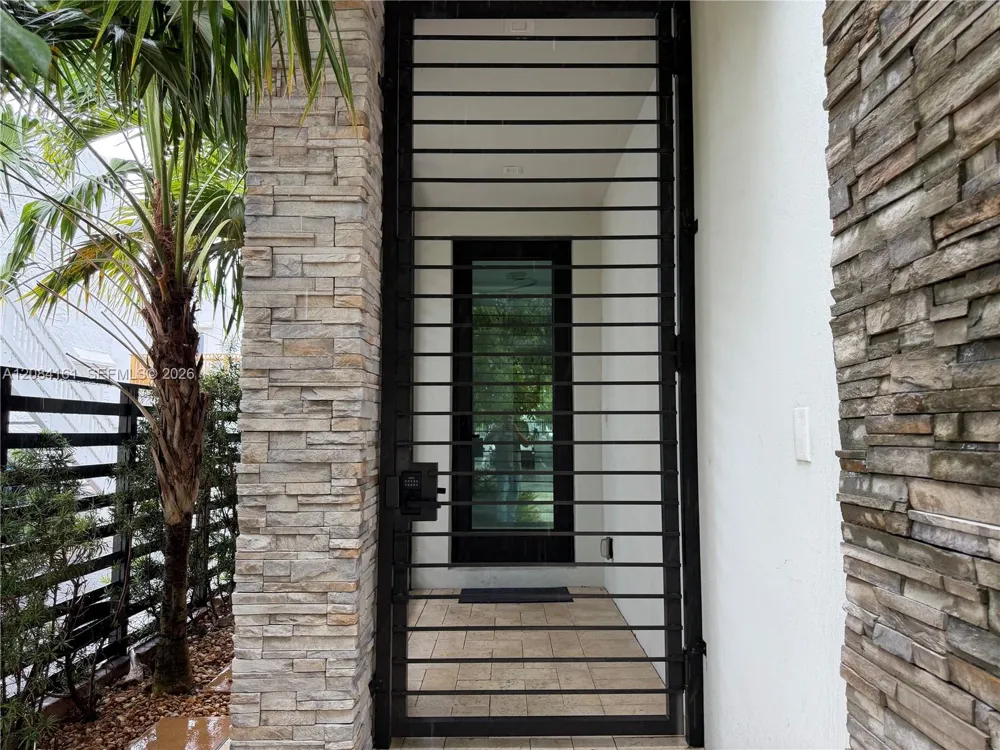 106 NE 16th Ter Fort Lauderdale, FL 33301