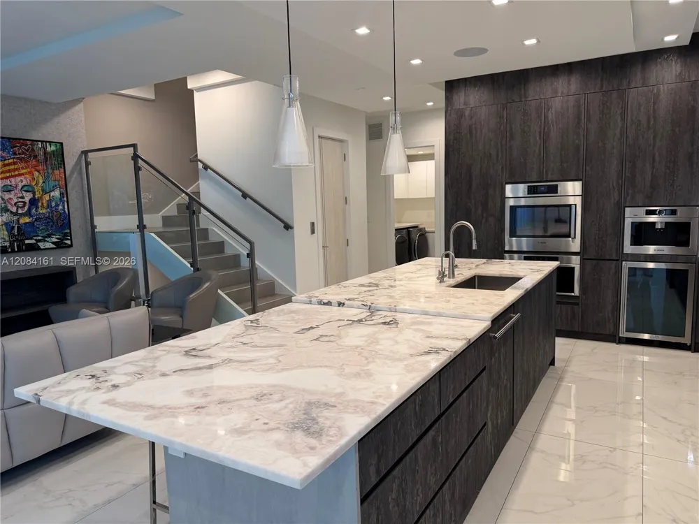 106 NE 16th Ter Fort Lauderdale, FL 33301