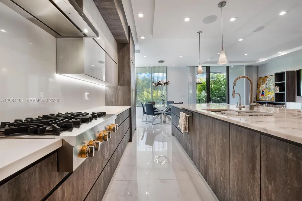 106 NE 16th Ter Fort Lauderdale, FL 33301