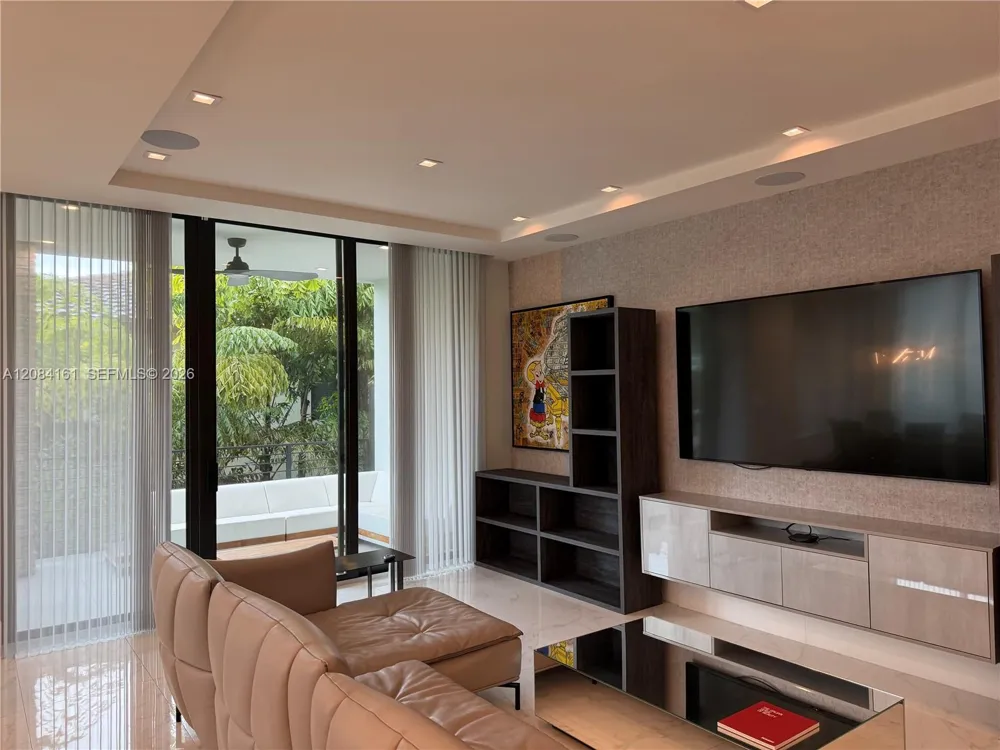106 NE 16th Ter Fort Lauderdale, FL 33301