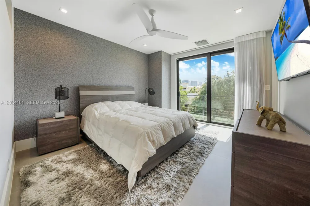 106 NE 16th Ter Fort Lauderdale, FL 33301