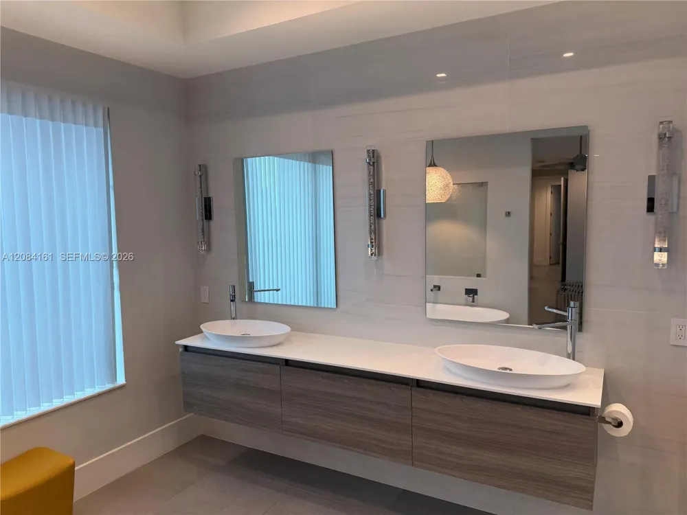 106 NE 16th Ter Fort Lauderdale, FL 33301
