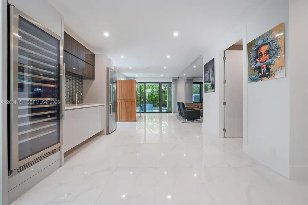 106 NE 16th Ter Fort Lauderdale, FL 33301