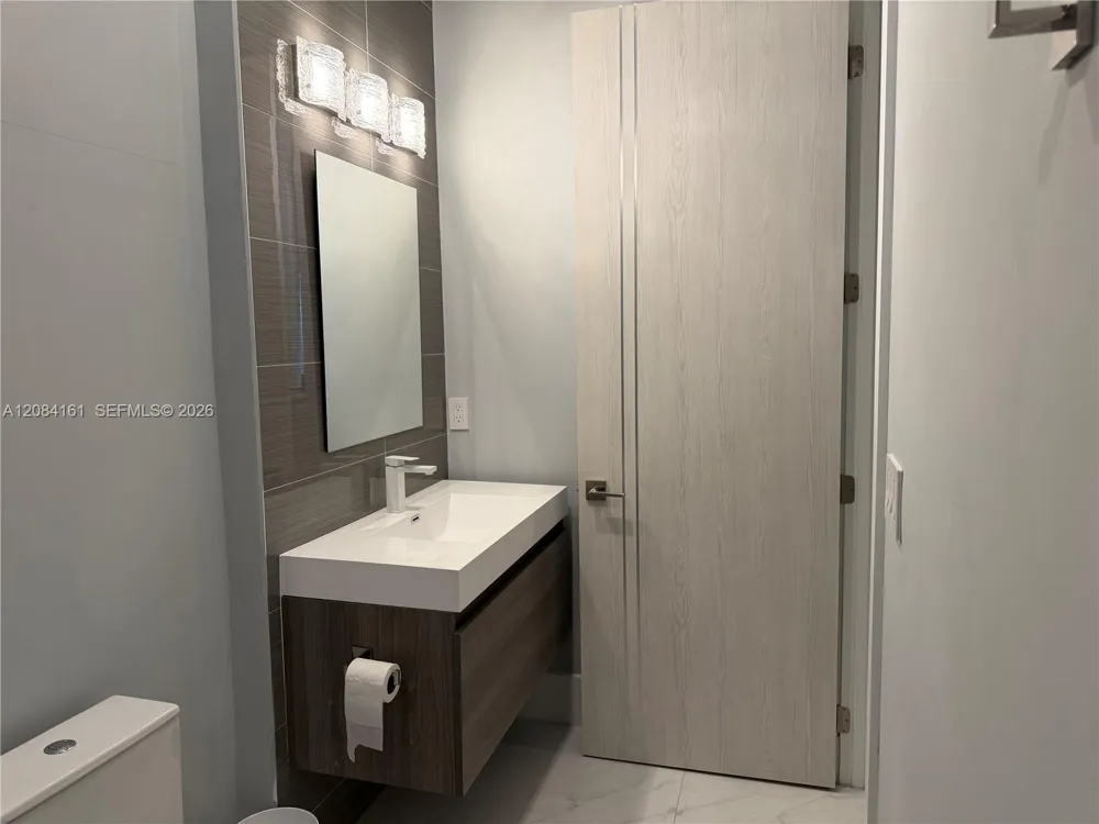106 NE 16th Ter Fort Lauderdale, FL 33301