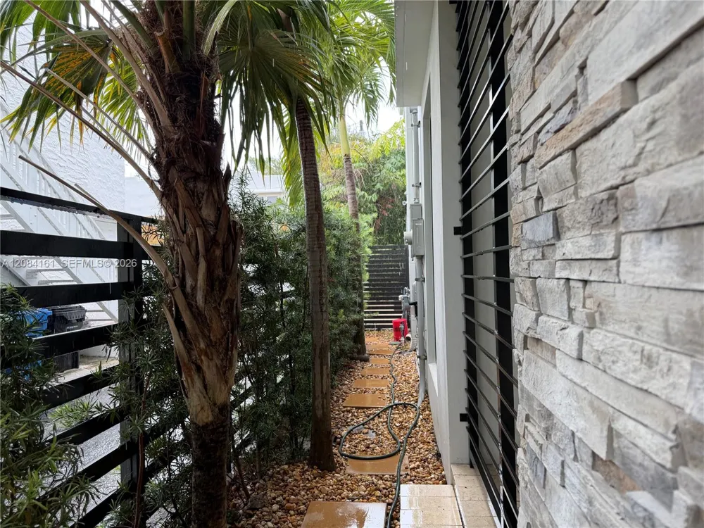 106 NE 16th Ter Fort Lauderdale, FL 33301