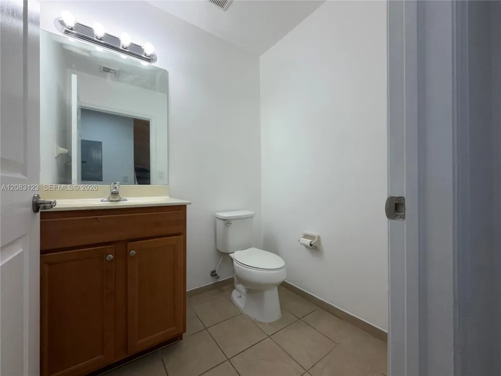 22411 SW 88th Pl #6-26 Cutler Bay, FL 33190
