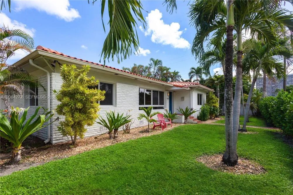 7311 NE 8th Ave Miami, FL 33138